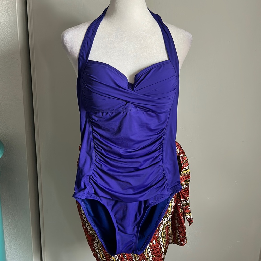 New Maxine Of Hollywood Women’s Ruched Body Shaping One Piece Halter Swimsuit